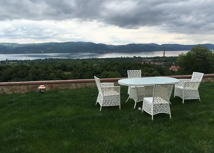 빌라 Pasha 사판자